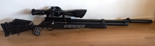Schitterende Hatsan BT65-SB met Walther richtkijker, extra cilinders en Nuprol koffer