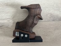 Alternatief voor originele STEYR Opgelegd onderplaat - 3D geprint zwart met schroeven