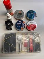 Air Arms S400 classic met benchrest en standaard kolf, compleet met alle toebehoren.