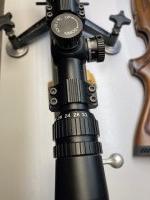 Air Arms S400 classic met benchrest en standaard kolf, compleet met alle toebehoren.